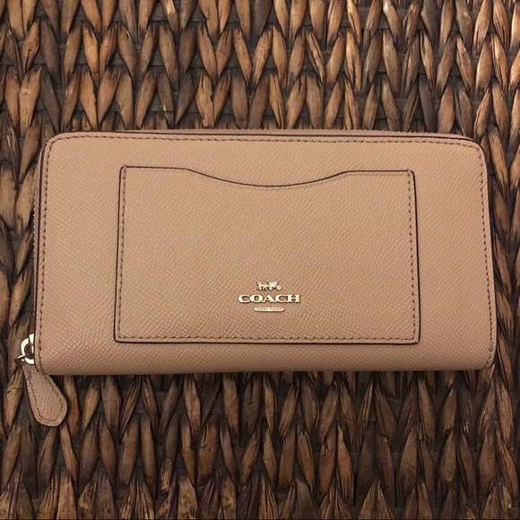 Coach Handbags - Coach Tan Leather Checkbook All Around Zip Wallet